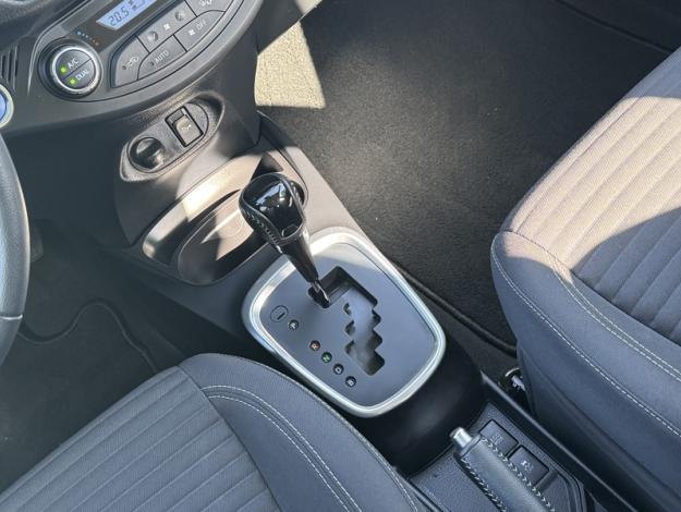 TOYOTA Yaris Hybrid Dynamic / Pack confort plus  1.5 101 ch 