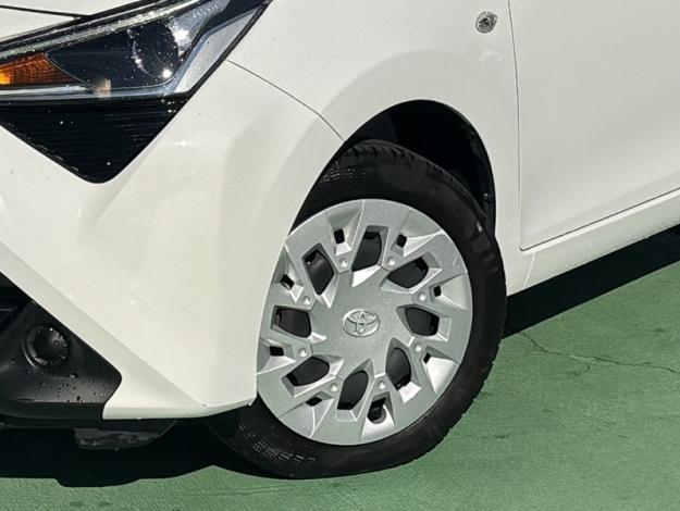 TOYOTA Aygo 1.0 VVT-i x-play / X-shift  