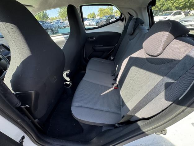 TOYOTA Aygo 1.0 VVT-i x-play / X-shift  