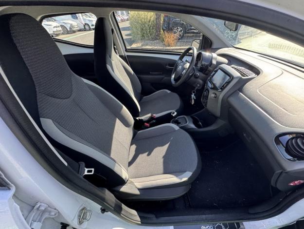 TOYOTA Aygo 1.0 VVT-i x-play / X-shift  