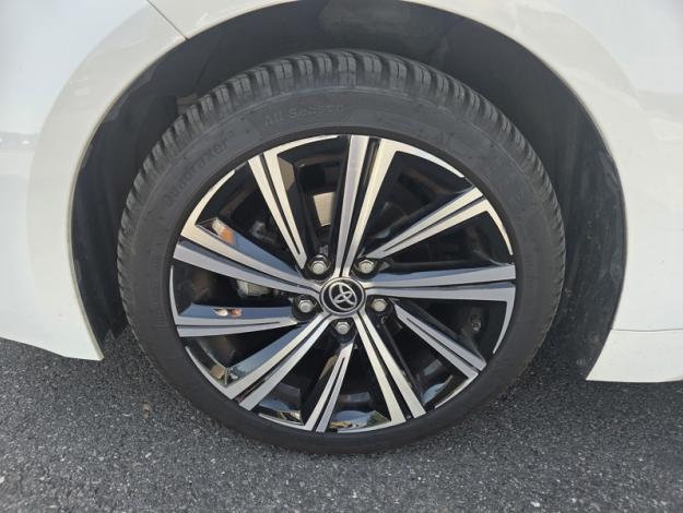 TOYOTA Corolla 122h Design  