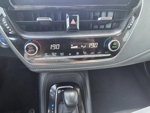 TOYOTA Corolla 122h Design  