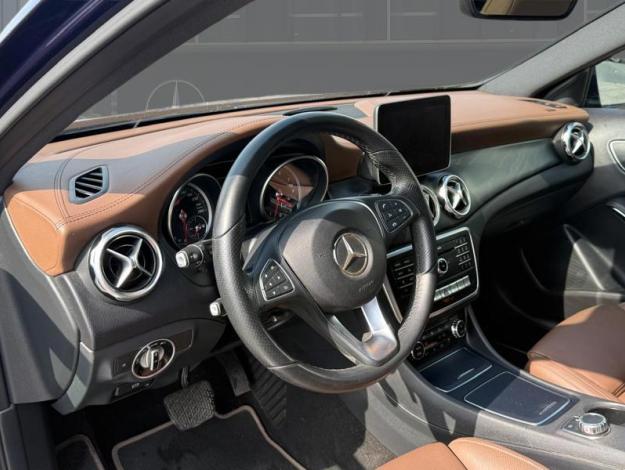 MERCEDES-BENZ GLA 180 Urban  