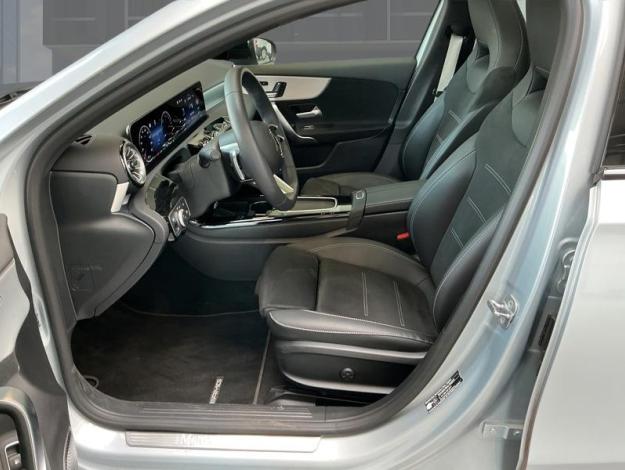 MERCEDES-BENZ A 250 e AMG Line  