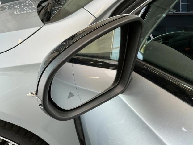 MERCEDES-BENZ A 250 e AMG Line  