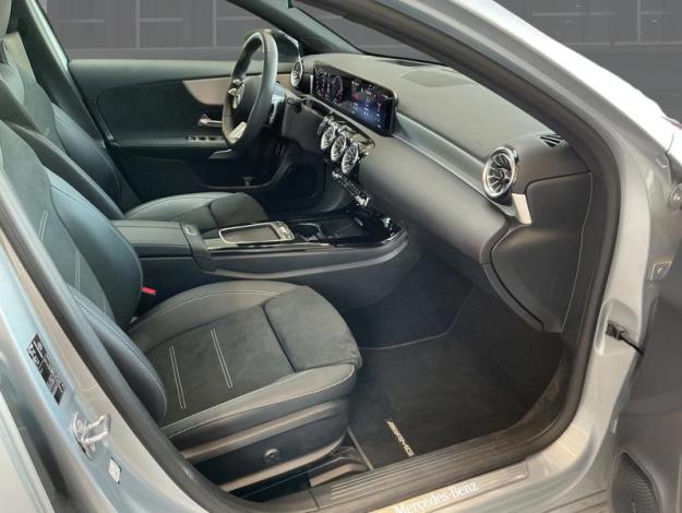 MERCEDES-BENZ A 250 e AMG Line  