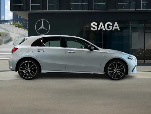 MERCEDES-BENZ A 250 e AMG Line  