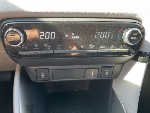 TOYOTA Yaris 116h Iconic  