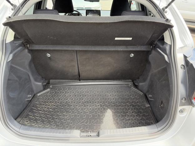 TOYOTA Yaris 116h Design Pack  