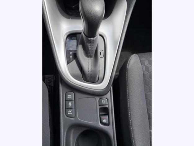 TOYOTA Yaris 116h Design Pack  