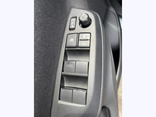 TOYOTA Yaris 116h Design Pack  