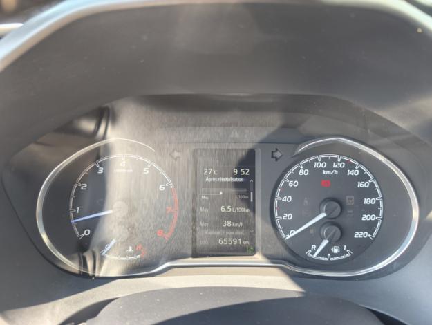 TOYOTA Yaris 110 VVT-i CVT Design Y20  