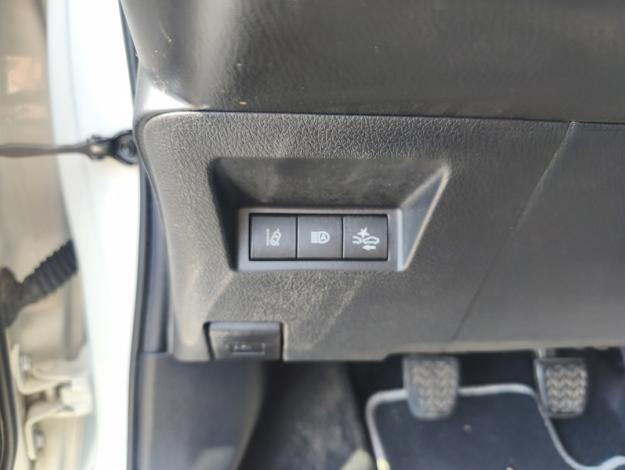 TOYOTA Yaris 110 VVT-i CVT Design Y20  