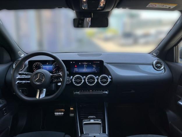 MERCEDES-BENZ GLA 200 d 4MATIC AMG Style Edition (14/18)