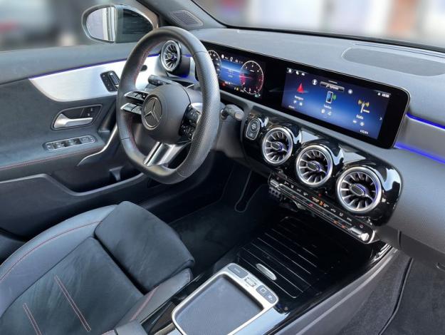 MERCEDES-BENZ A-Třída A 200 d AMG Night Manufaktur (18/20)