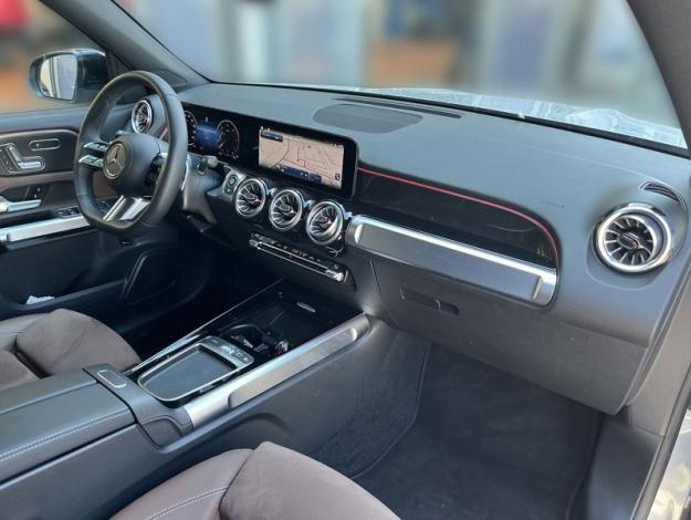 MERCEDES-BENZ GLB 200 d 4MATIC AMG Night (15/18)
