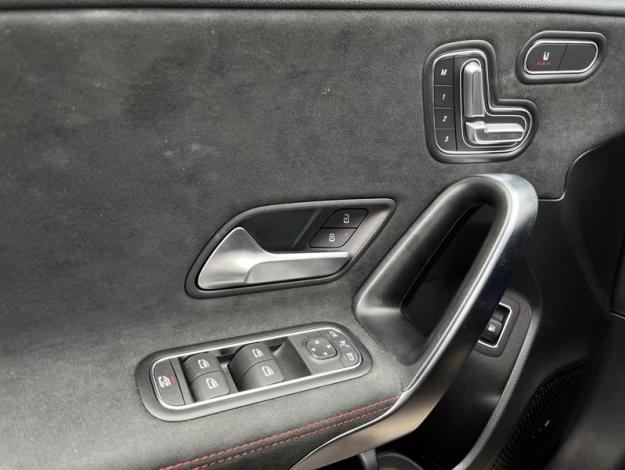 MERCEDES-BENZ A-Třída A 250e EQ AMG Style (13/21)