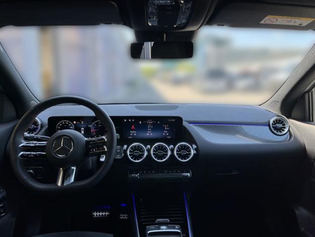 MERCEDES-BENZ GLA 200 d 4MATIC AMG Style Edition (14/18)
