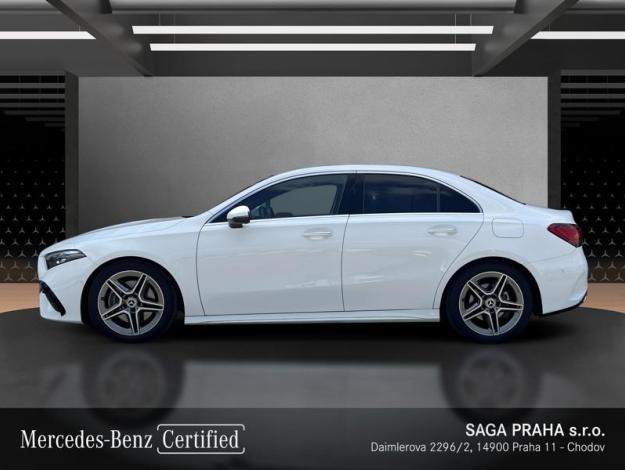 MERCEDES-BENZ A-Třída A 220 d sedan AMG Styling (2/21)