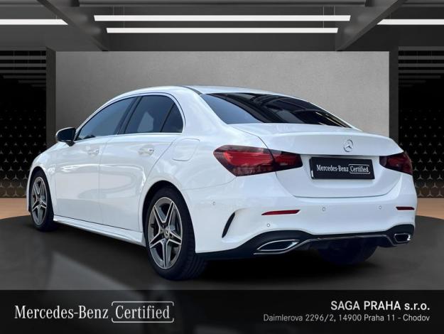 MERCEDES-BENZ A-Třída A 220 d sedan AMG Styling (3/21)