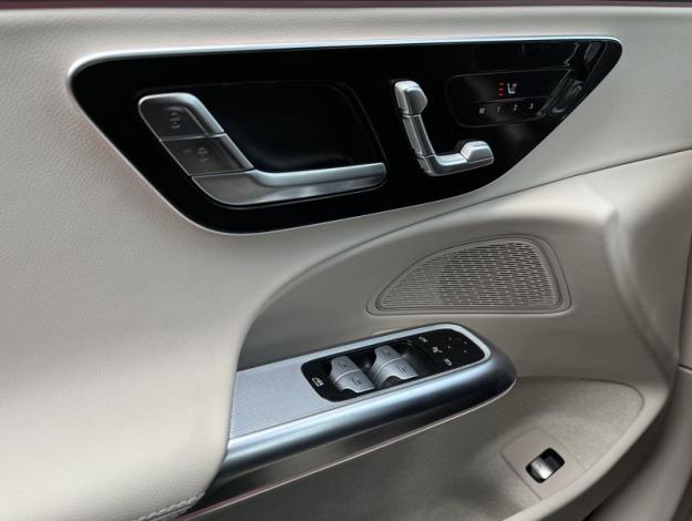 MERCEDES-BENZ  Třídy E E 220d 4MATIC Avantgarde (13/20)
