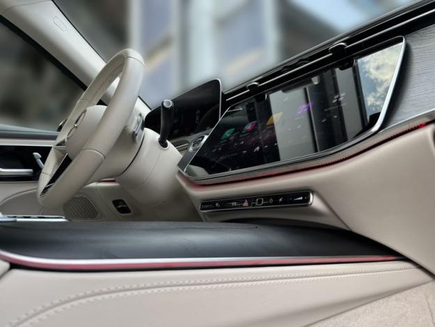MERCEDES-BENZ  Třídy E E 220d 4MATIC Avantgarde (17/20)