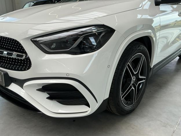 MERCEDES-BENZ GLA 180 d AMG Line  GLA 180 d AMG Line