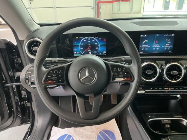 MERCEDES-BENZ CLA 180 Shooting Brake  
