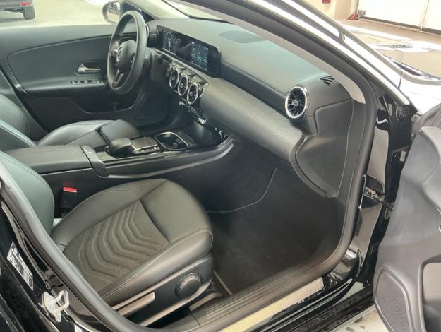 MERCEDES-BENZ CLA 180 Shooting Brake  