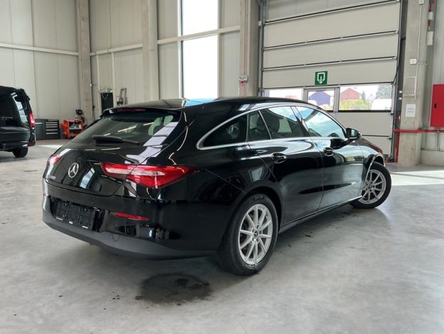 MERCEDES-BENZ CLA 180 Shooting Brake  