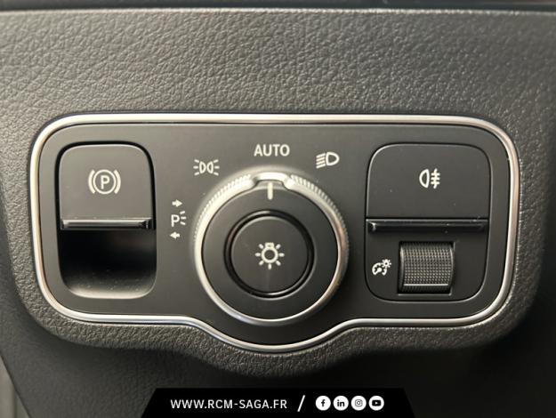 MERCEDES-BENZ GLA 200 AMG Line  