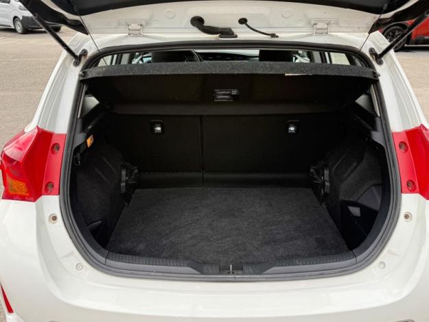TOYOTA Auris 1.8 Hybride 136h Dynamic  