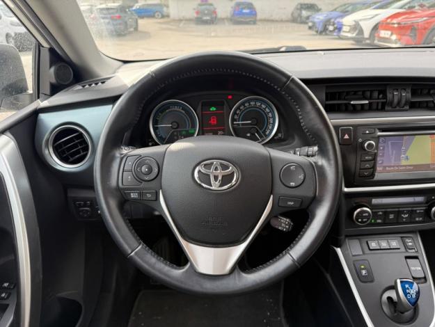 TOYOTA Auris 1.8 Hybride 136h Dynamic  