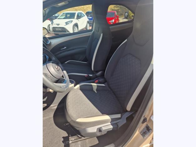 TOYOTA Aygo X 1.0 VVT-i 72 Design   