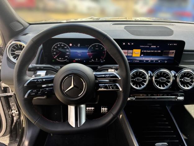 MERCEDES-BENZ GLB 200 d AMG Night (11/18)