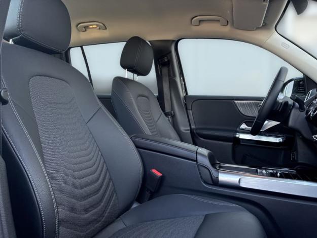 MERCEDES-BENZ GLB 200 d 4MATIC (14/18)