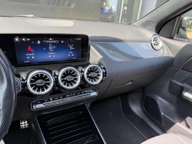 MERCEDES-BENZ GLA 200 d AMG Line  
