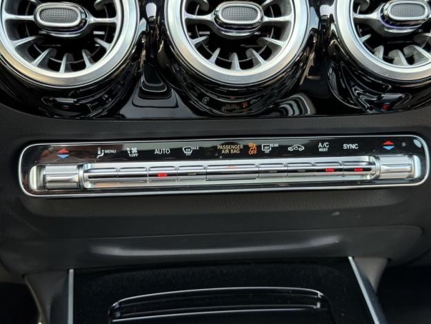 MERCEDES-BENZ GLA 200 d AMG Line  