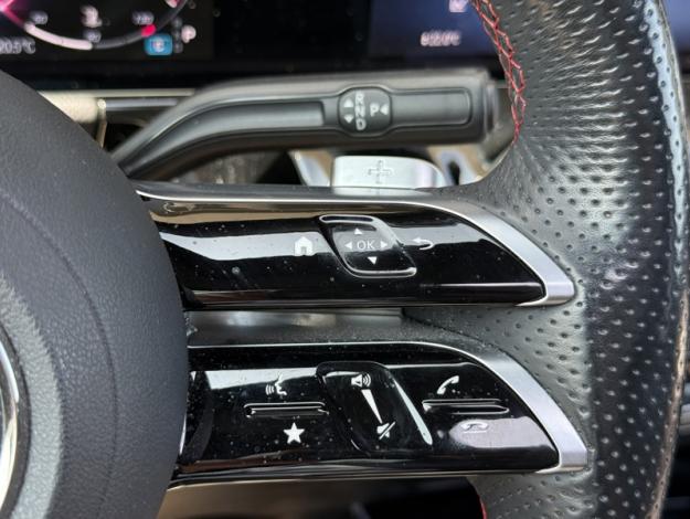 MERCEDES-BENZ GLA 200 d AMG Line  