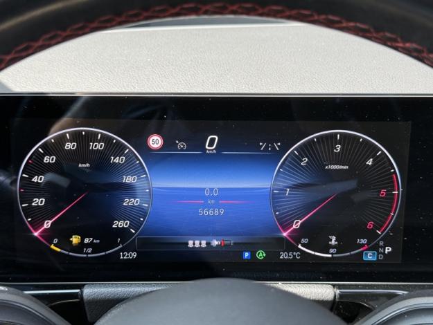 MERCEDES-BENZ GLA 200 d AMG Line  