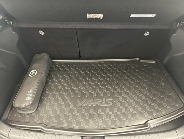 TOYOTA Yaris 116h Dynamic  