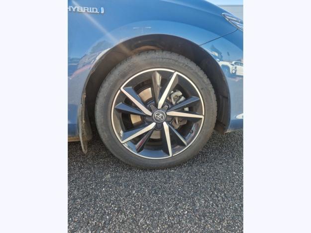 TOYOTA Auris 1.8 HYBRID 136 LOUNGE  