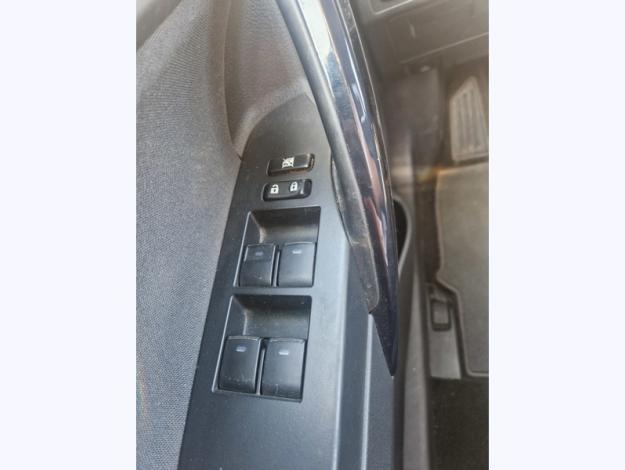 TOYOTA Auris 1.8 HYBRID 136 LOUNGE  