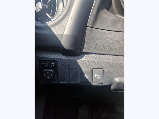 TOYOTA Auris 1.8 HYBRID 136 LOUNGE  