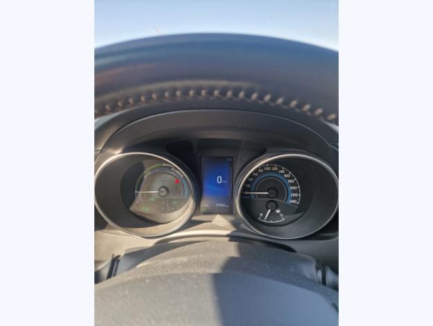 TOYOTA Auris 1.8 HYBRID 136 LOUNGE  