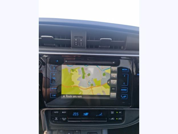 TOYOTA Auris 1.8 HYBRID 136 LOUNGE  