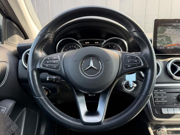 MERCEDES-BENZ GLA 180 Inspiration  