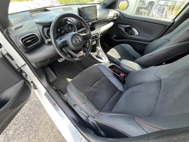 TOYOTA Yaris 1.5 116h GR SPORT  