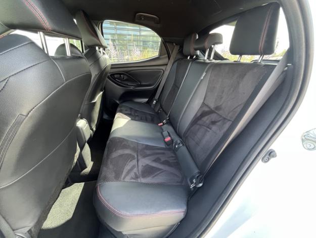 TOYOTA Yaris 1.5 116h GR SPORT  