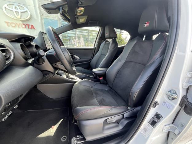 TOYOTA Yaris 1.5 116h GR SPORT  